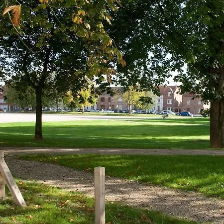 Rdc 42m2 400 M Centre 200 M Gare Tgv Parking Gratuit 250 Places Face Au شقة *